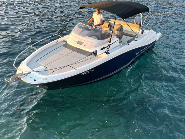 Alquiler de Jeanneau Cap Camarat 6.5 WA Serie 3 en Dubrovnik