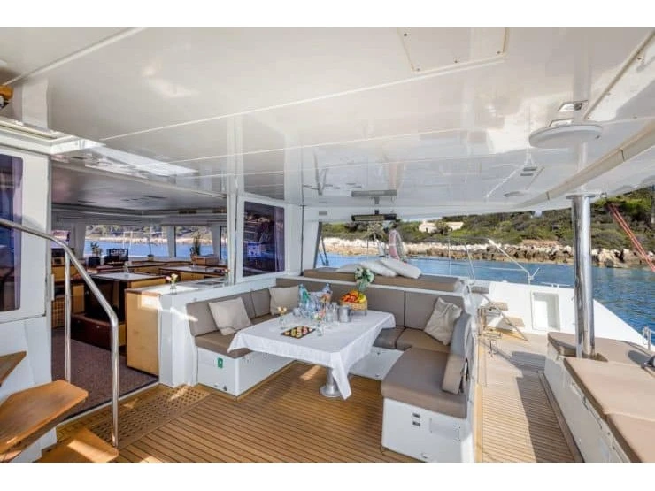 Lagoon Lagoon 560 S2 de alquiler a Álimos