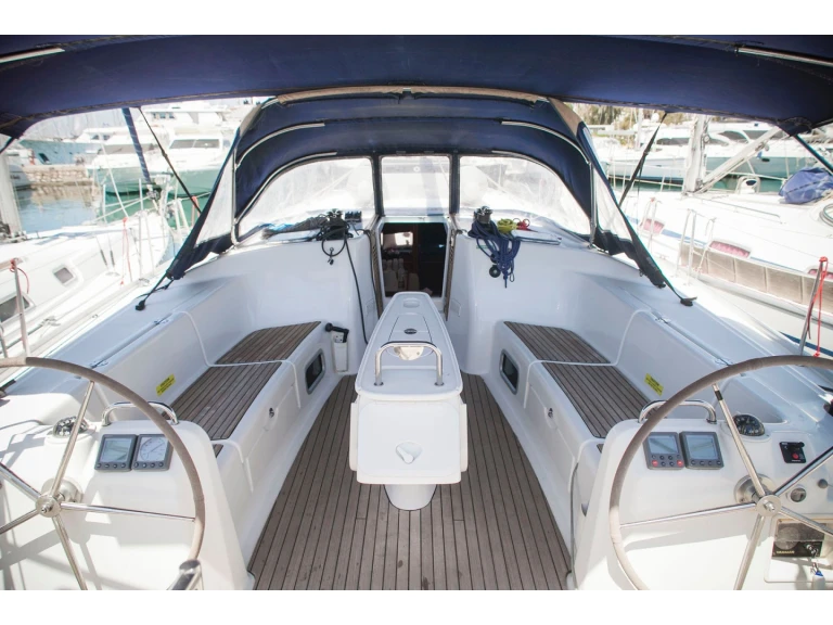 Alquiler de Velero, con o sin patrón Bénéteau Adámas