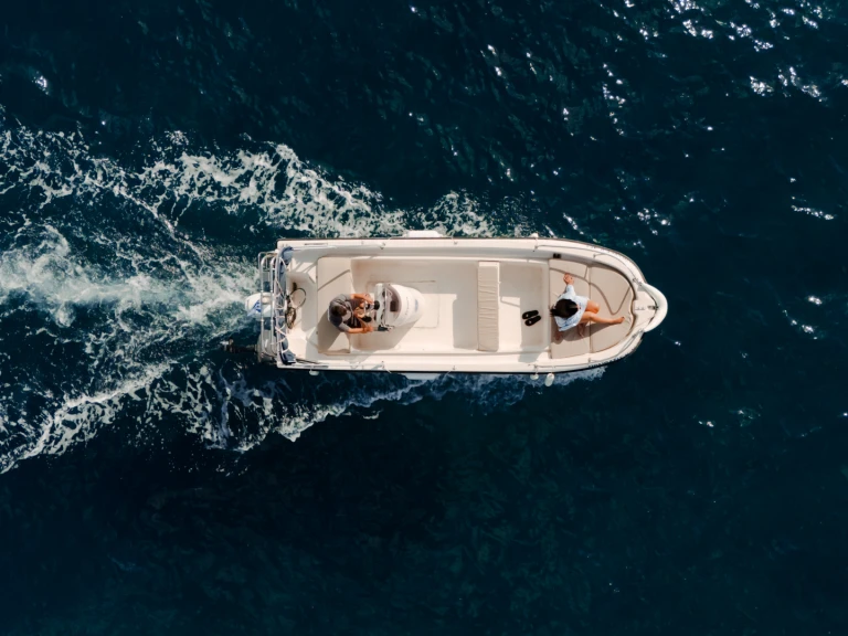 Nireus 550 de alquiler a Benítses