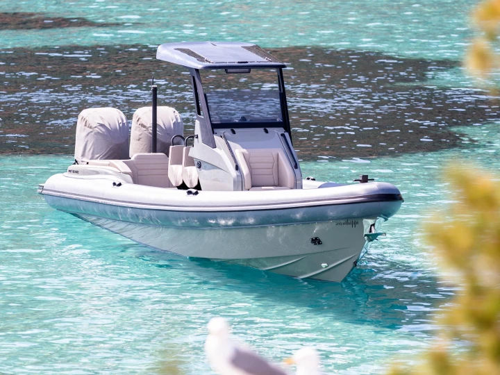 Alquiler de Rock Marine Rock 30 en Álimos