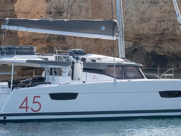 Alquiler Catamarán Fountaine Pajot con o sin  título de navegación