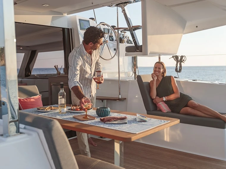 Alquiler de Catamarán, con o sin patrón Fountaine Pajot Anse Marcel