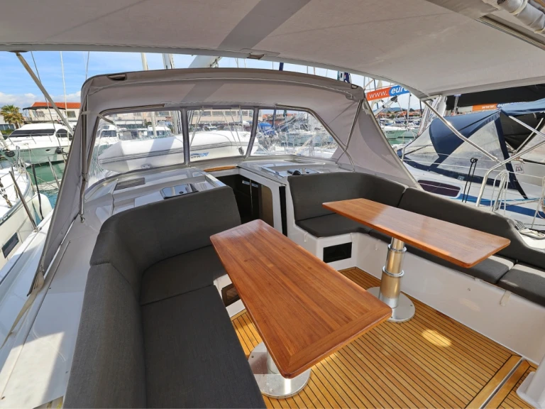 Alquiler Pirovac - Hanse Hanse 410 en SamBoat