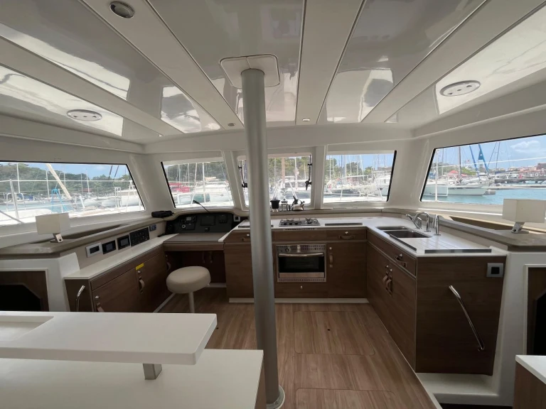 Bali Bali Catspace Voile de alquiler a Anse Marcel