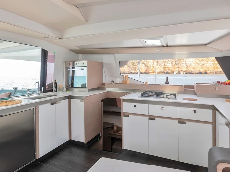 Alquiler Catamarán Fountaine Pajot con o sin  título de navegación