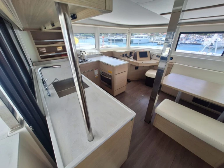 Lagoon Lagoon 46 de alquiler a Nassau