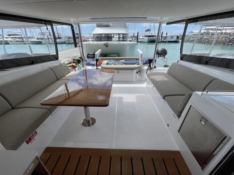 Alquiler Catamarán Bavaria con o sin  título de navegación