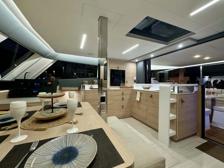 Alquiler Catamarán Aventura con o sin  título de navegación