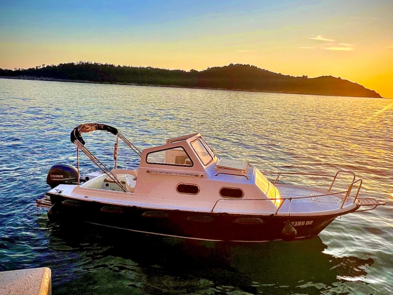 Alquiler Neumática en Dubrovnik - Maestral 490