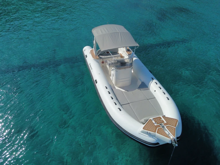 Alquiler de Capelli Tempest 750 en Santa Eulària des Riu