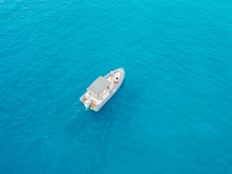 Alquiler de embarcaciones Zodiac Medline 850 enSanta Eulària des Riu en Samboat