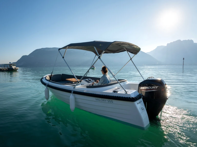 Alquiler de barcos Vieux Port de Cannes barato de boatbuilding motor yacht valory 555