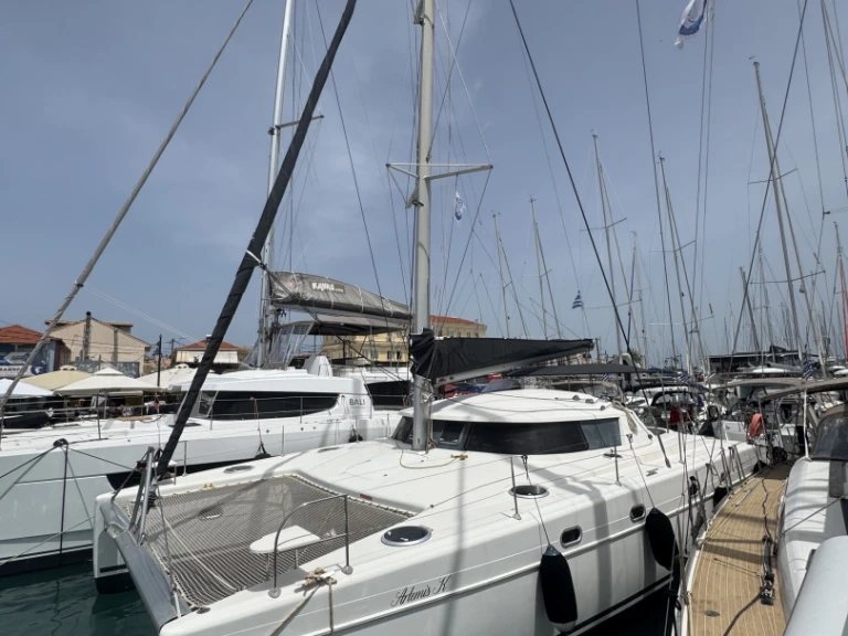 Alquiler de Catamarán, con o sin patrón Fountaine Pajot Lefkáda