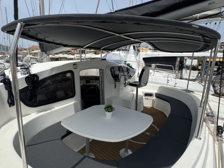 Catamarán para alquilar Lefkáda al mejor precio