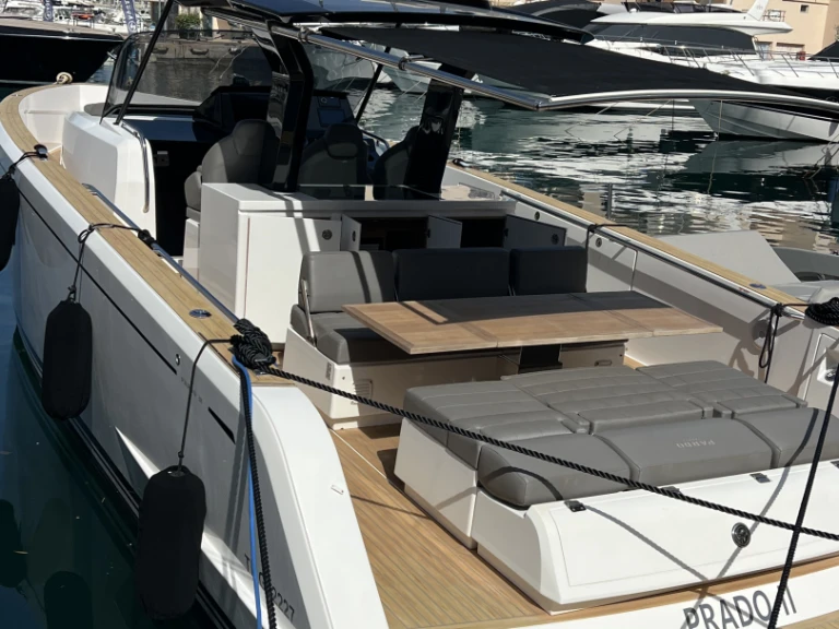 Alquiler de Pardo Yachts Pardo 38 en Les Salins d'Hyères