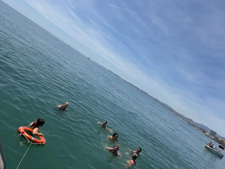 Alquiler Catamarán Aventura con o sin  título de navegación