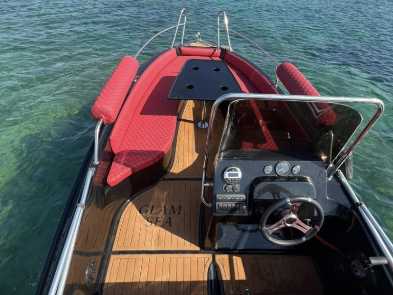 Alquiler de ISATEK TEKNE COBRA 495 en Glyfáda