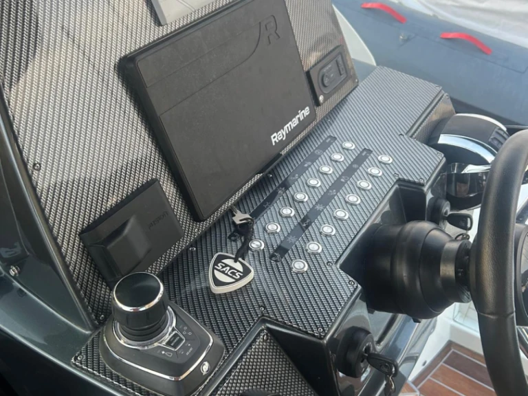 Alquiler Neumática Sacs con o sin  título de navegación