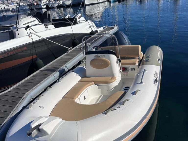 Alquiler Pietrosella - Zodiac Medline 550 en SamBoat