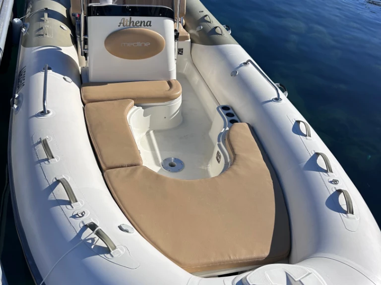 Alquiler de Zodiac Medline 550 en Pietrosella