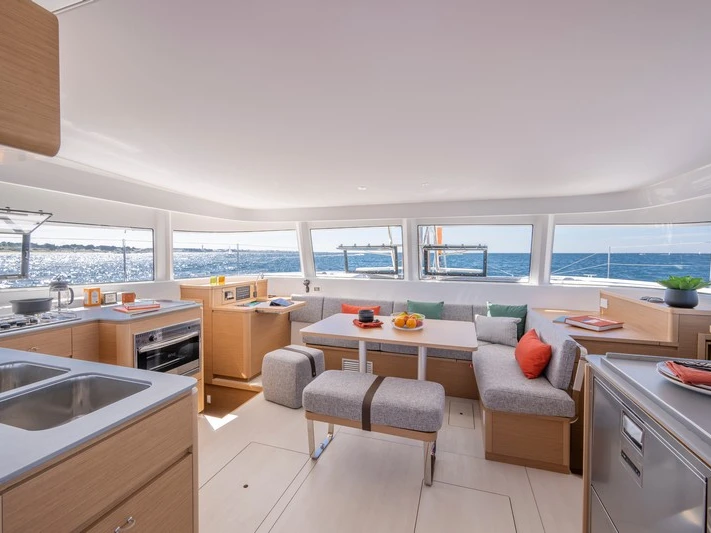 Alquiler Catamarán Excess con o sin  título de navegación