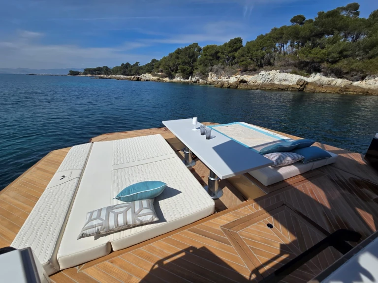 Alquiler de embarcaciones Alium Yachts 42 T-TOP enCannes en Samboat
