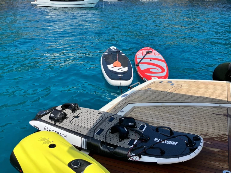 Yate de lujo para alquilar Antibes al mejor precio