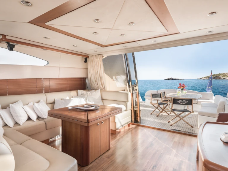 Sunseeker Predator 72 de alquiler a Antibes