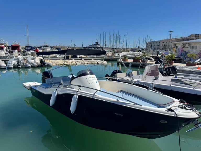 Clear Marine LIBRA OPEN 650 de alquiler a Bisceglie