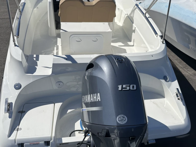 Alquiler Lancha AQUA con o sin  título de navegación