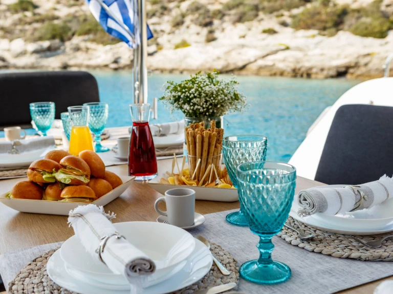 Alquiler Catamarán Lagoon con o sin  título de navegación