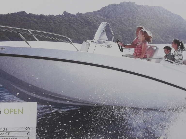 Alquiler de embarcaciones Quicksilver Quicksilver 555 Activ Open enSix-Fours-les-Plages en Samboat