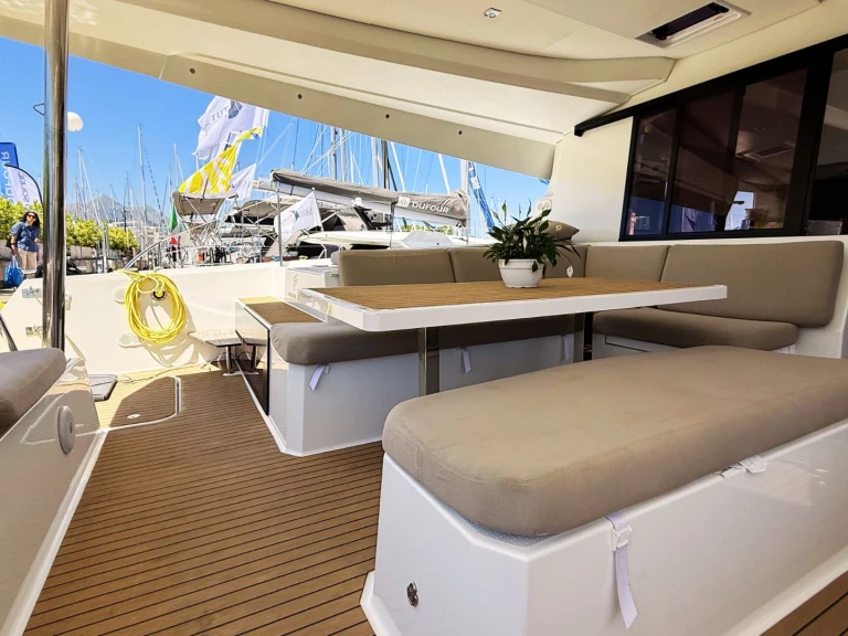 Fountaine Pajot Elba 45 de alquiler a Palermo