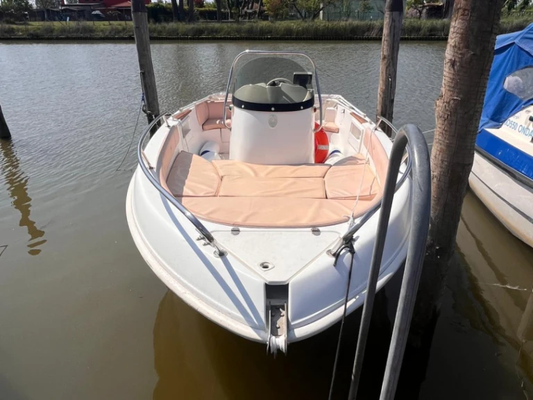 Elan Elan 17 CC de alquiler a Chioggia