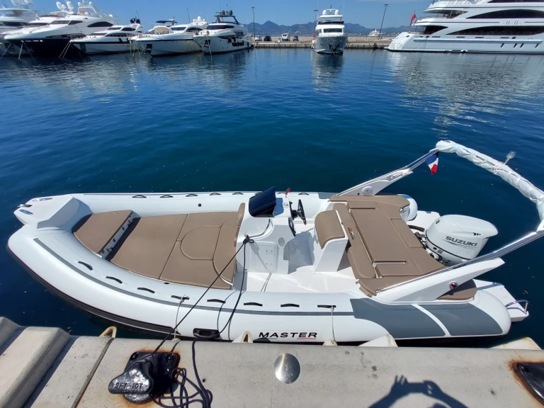 Alquiler de Neumática, con o sin patrón Master Mandelieu-la-Napoule