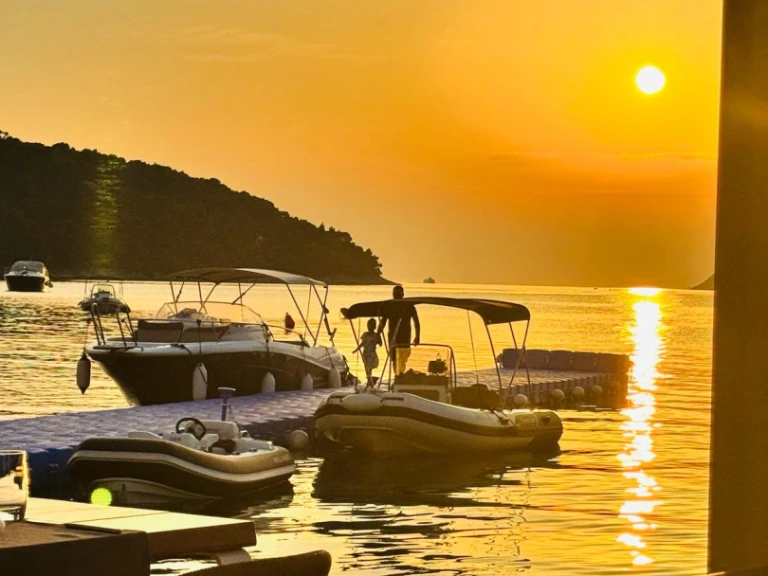 Alquiler Lancha en Dubrovnik - Jeanneau cap camarat 7.5WA