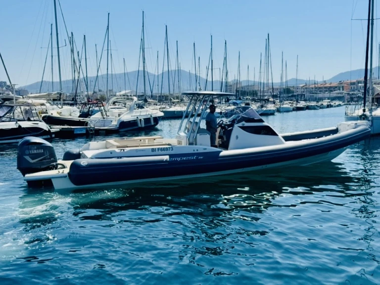 Alquiler de embarcaciones Capelli Tempest 38 enMarsella en Samboat