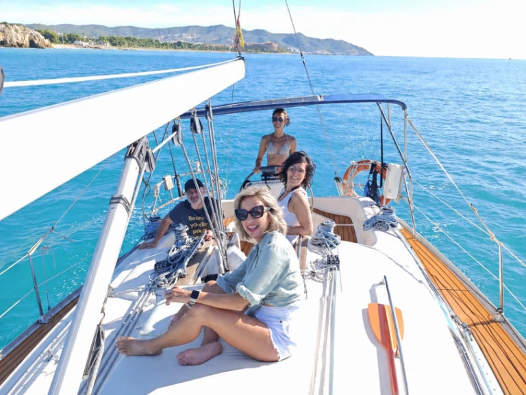 Alquiler de barcos Sitges barato de Bavaria 38 Cruiser