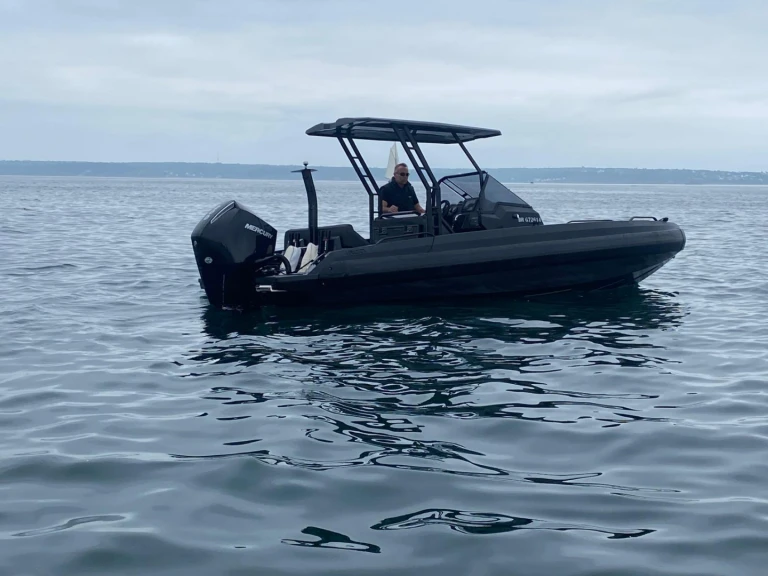 IRON 647 de alquiler a Brest