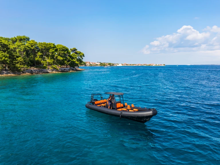 Alquiler de Sea Marine 860 en Preko