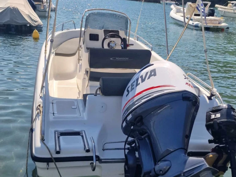 Alquiler de Poseidon BLU WATER 185 en Laganás