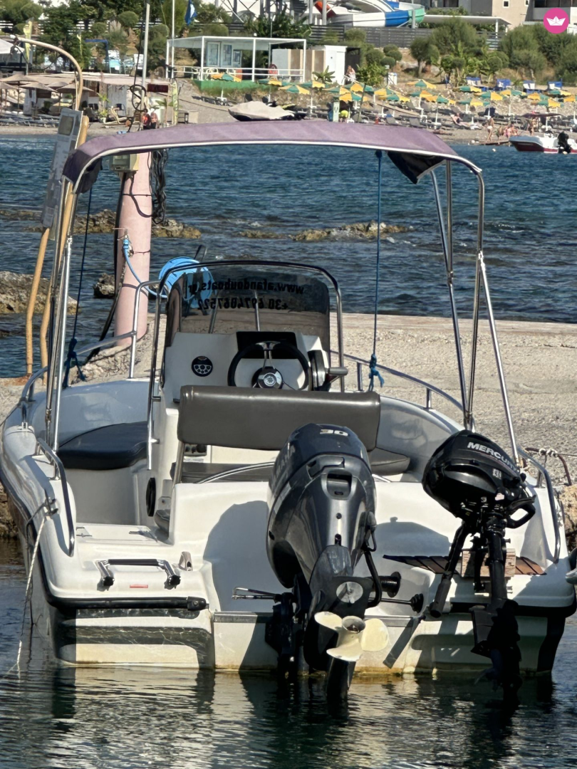 Alquiler Lancha Poseidon con o sin  título de navegación