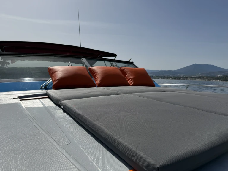 Alquiler de Ferretti Altura 47 en Marbella