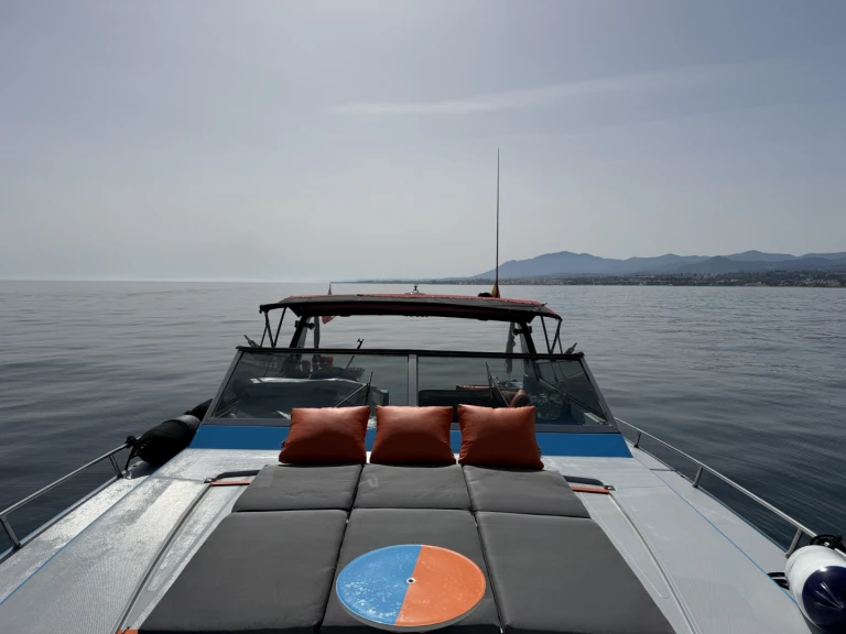 Alquiler de barcos Marbella barato de Altura 47