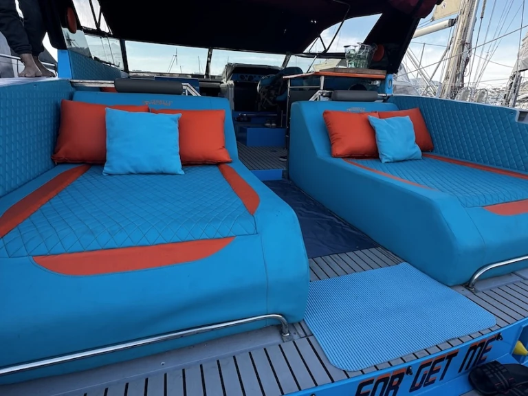 Alquiler de embarcaciones Ferretti Altura 47 enMarbella en Samboat