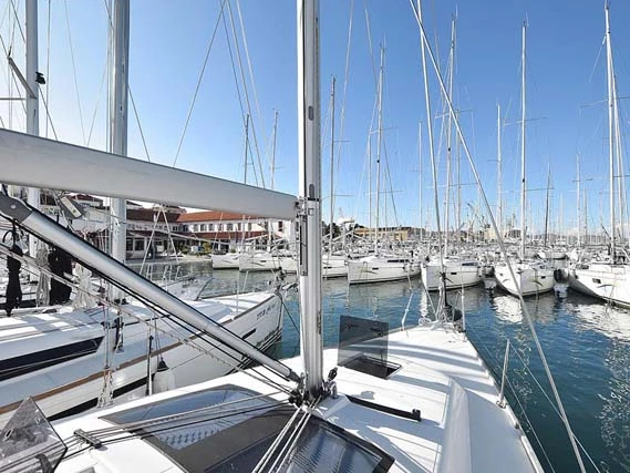 Alquiler de Velero, con o sin patrón Dufour Pula