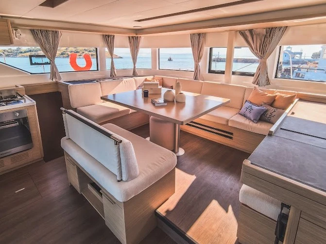 Alquiler de embarcaciones Lagoon Lagoon 51 enMiconos (Isla) en Samboat