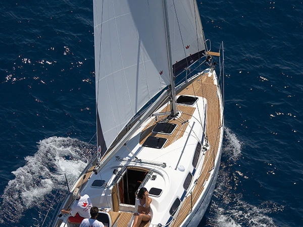 Alquiler de embarcaciones Bavaria Bavaria 39 Cruiser enTribunj en Samboat