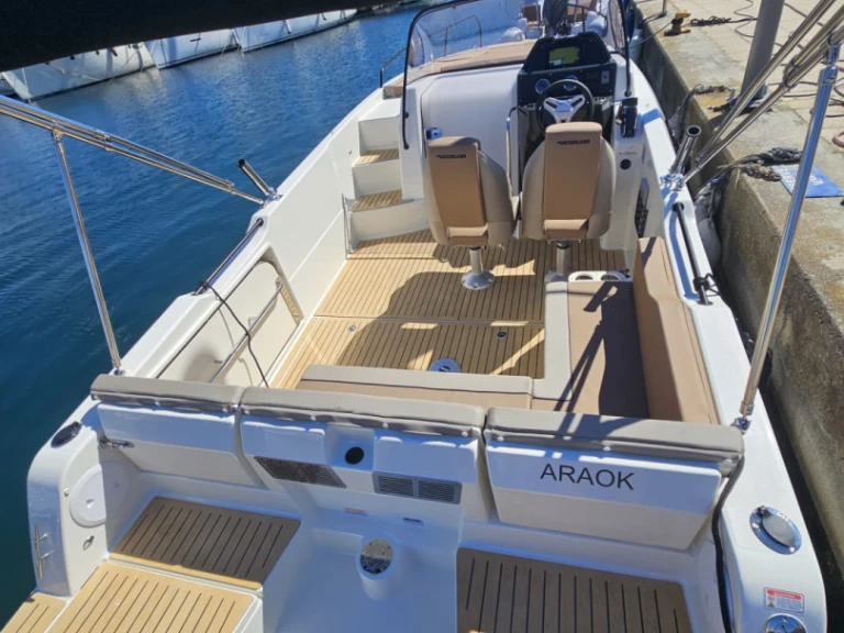 Quicksilver Activ 755 Sundeck de alquiler a Propriano